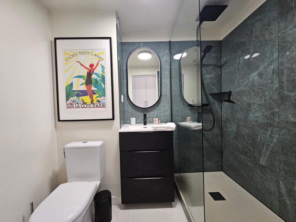 Shower, Toilet, Bathroom
