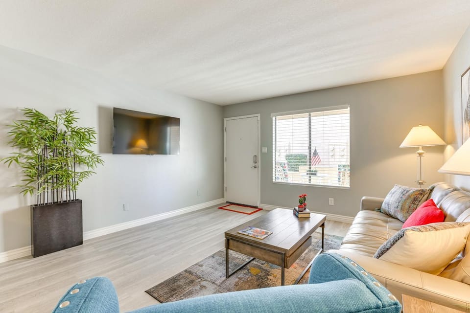 Pool & Hot Tub Access: Scottsdale Condo w/ Patio! House in Scottsdale