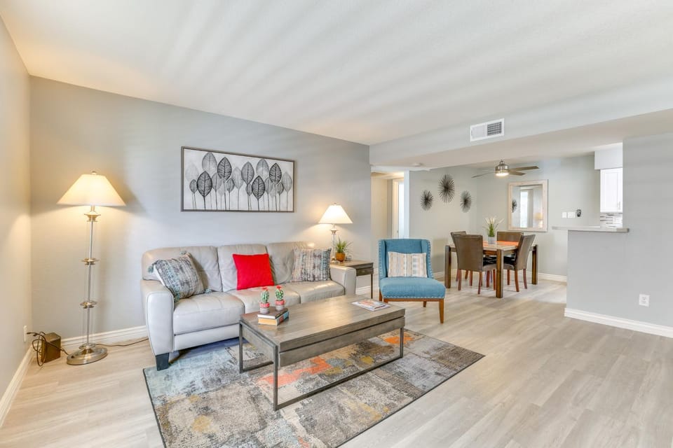 Pool & Hot Tub Access: Scottsdale Condo w/ Patio! House in Scottsdale