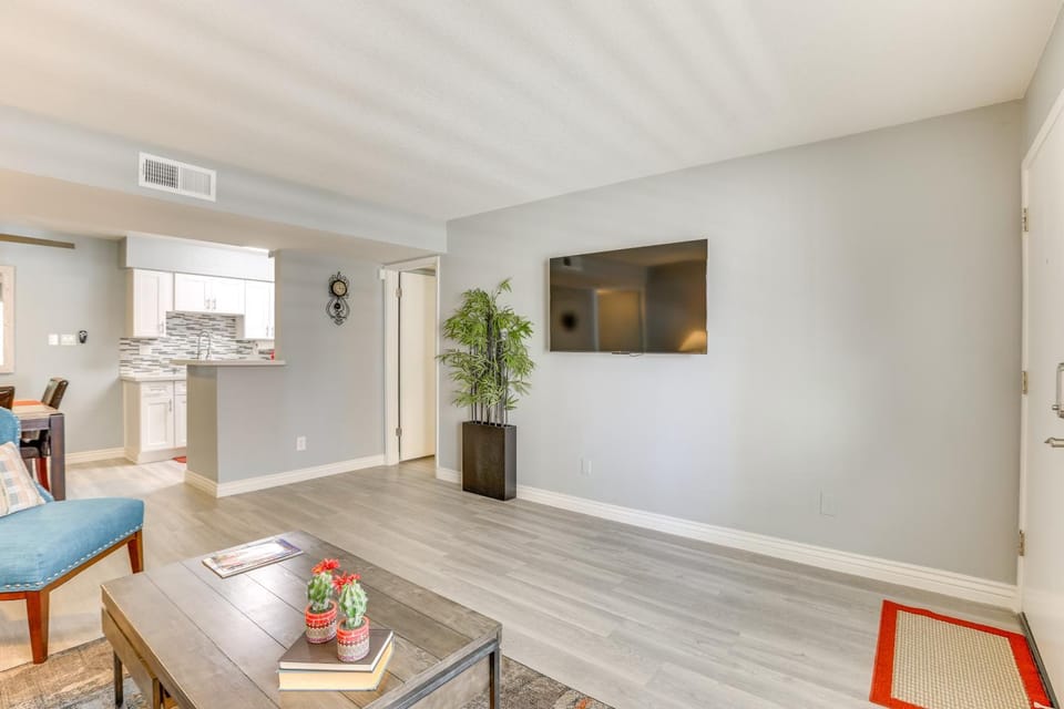 Pool & Hot Tub Access: Scottsdale Condo w/ Patio! House in Scottsdale