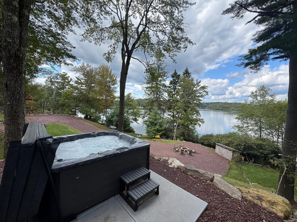 Lakefront Cabin with Hot Tub, Views & Fireplace Cabin in Hickory Run State Park