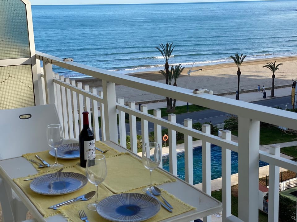 View (from property/room), Balcony/Terrace, Pool view, Sea view