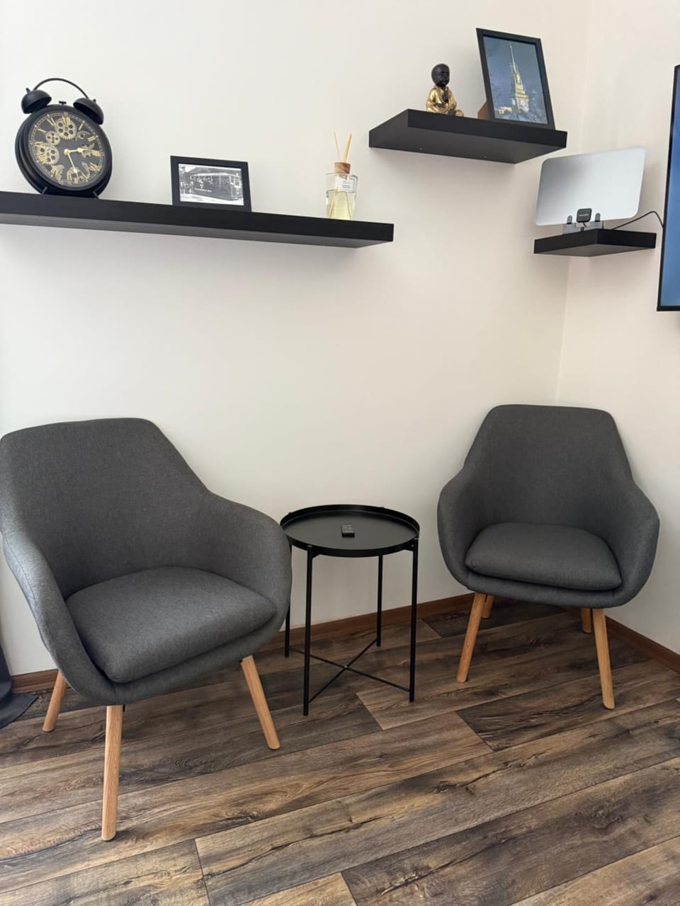 TV and multimedia, Seating area