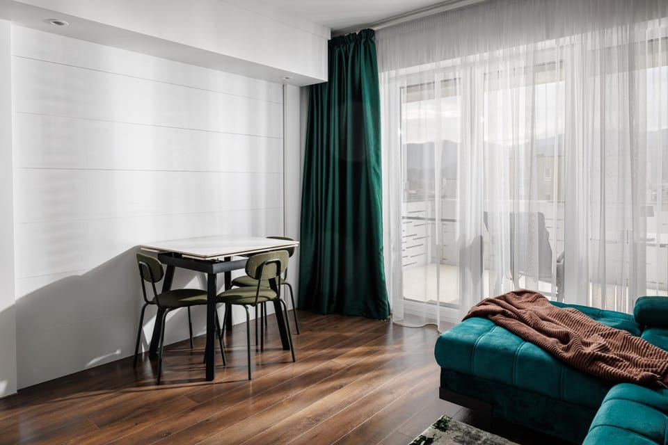 Balcony/Terrace, Living room, Photo of the whole room, Seating area, Dining area, heating, internet