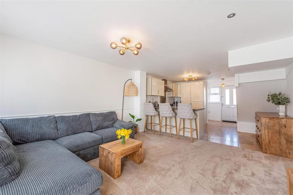 Lovely 2 bedroom home House in Andover