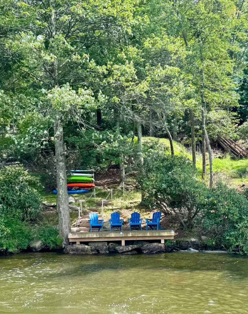 Lake View Cottage - Private Dock and Fire Pit House in Hickory Run State Park