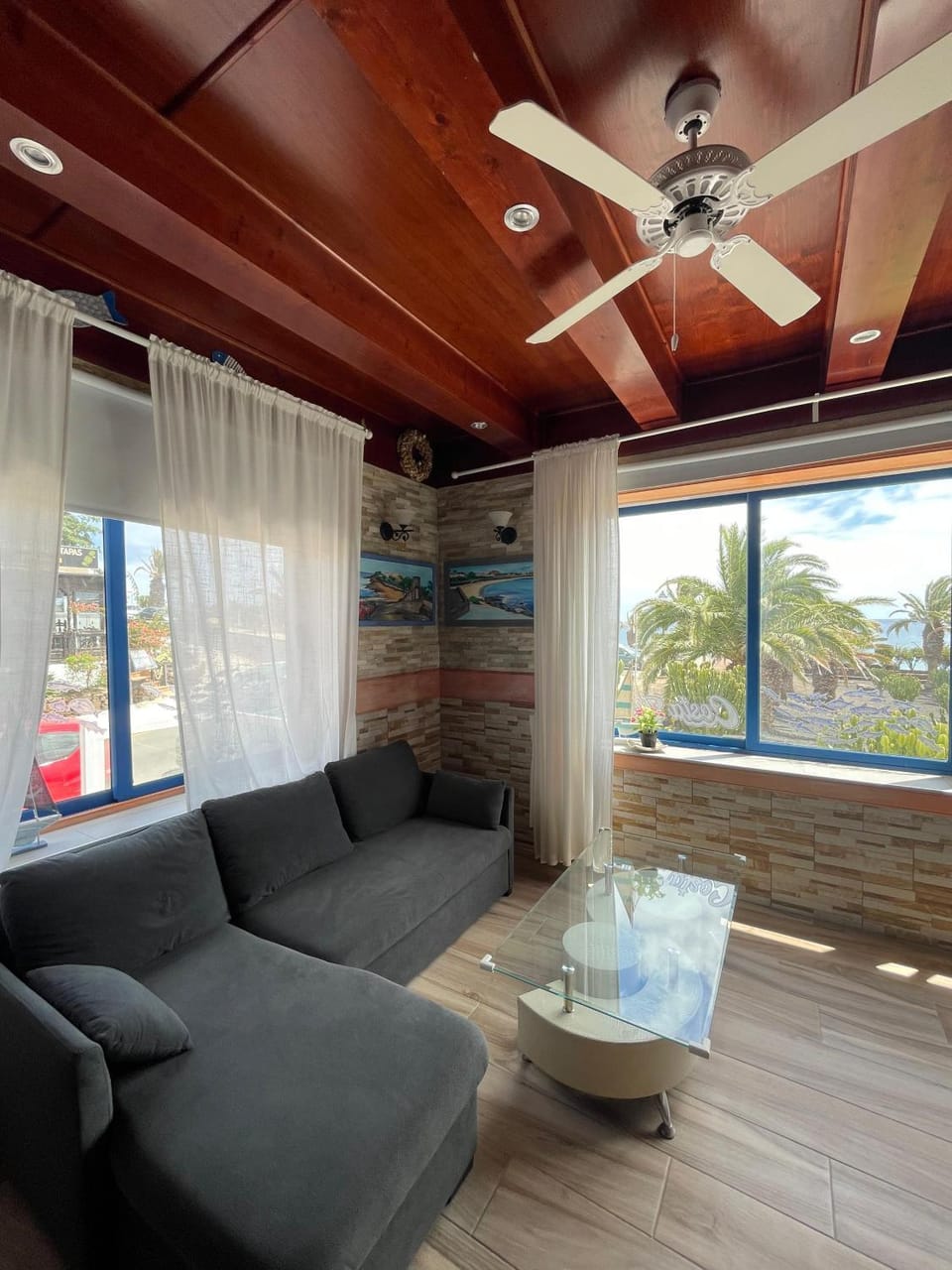 Apartamento Costa Mar, Primera línea del mar, 20 metros de playa Bastian Apartment in Costa Teguise