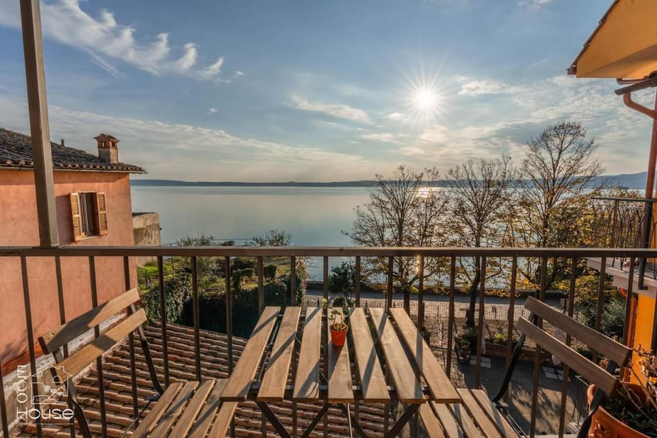 Balcony/Terrace, Lake view