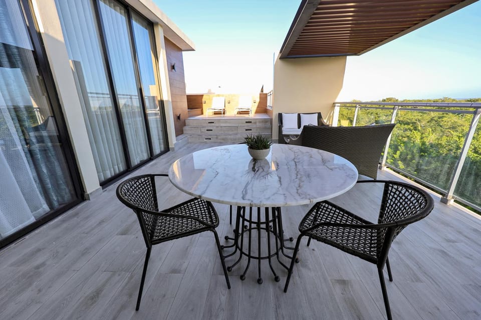 Balcony/Terrace, Dining area