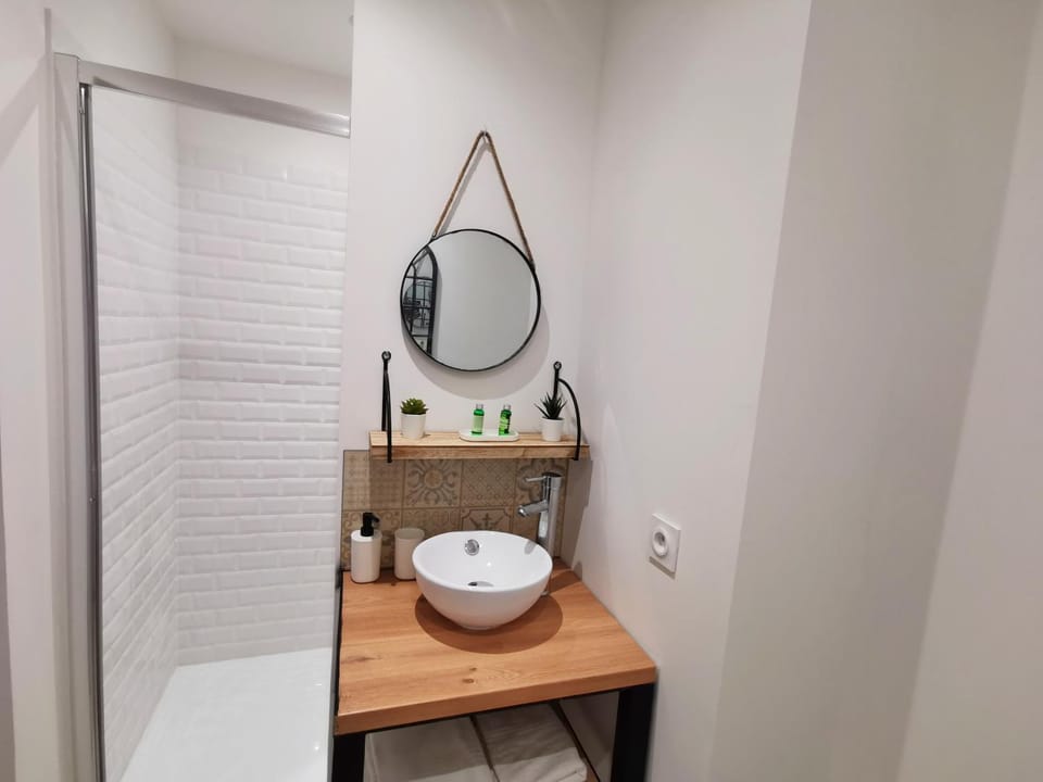 Shower, Bathroom