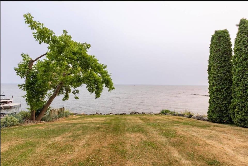 Lakefront Family Getaway House in Oneida Lake