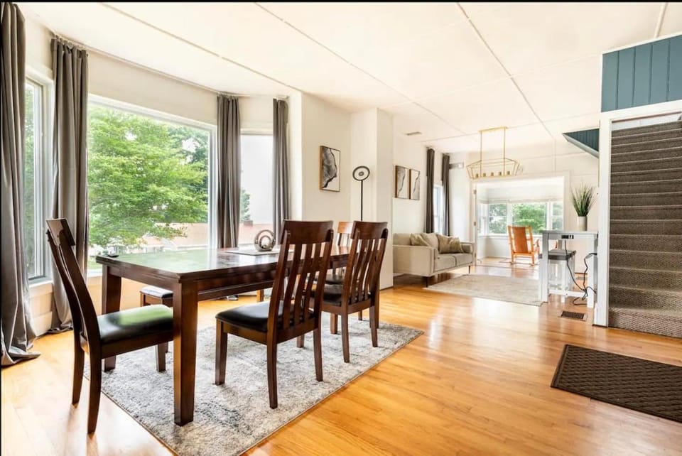 Lakefront Family Getaway House in Oneida Lake