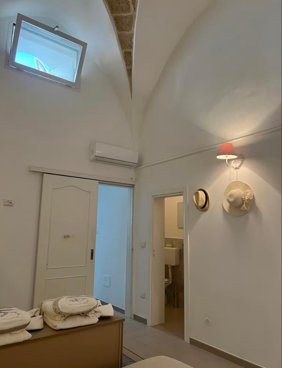 Bed, Bathroom, Photo of the whole room, Bedroom, towels, air conditioner