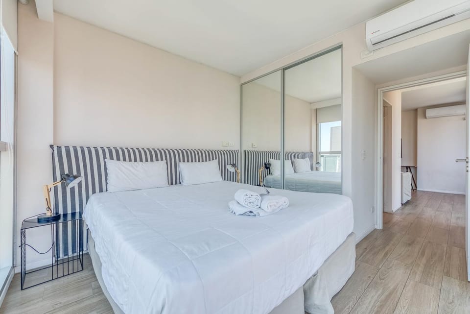 Bed, Photo of the whole room, Bedroom, air conditioner