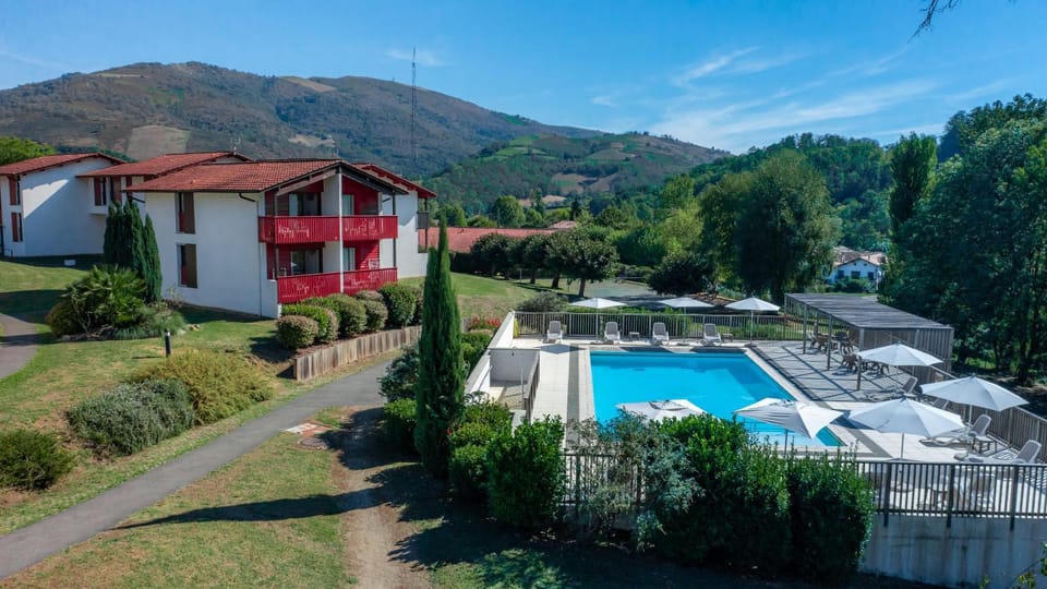 Natural landscape, Swimming pool, sunbed