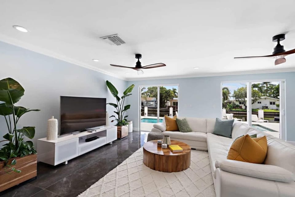 Waterside Getaway - Fishing Pool Tabe Jacuzzi House in Oakland Park