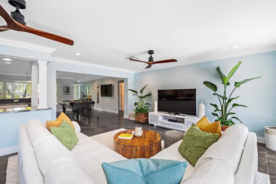 Waterside Getaway - Fishing Pool Tabe Jacuzzi House in Oakland Park