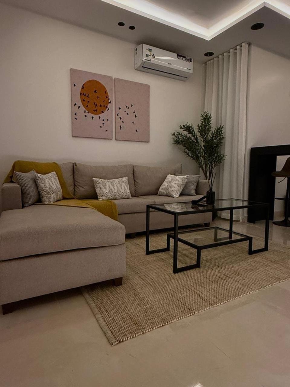Living room, Seating area