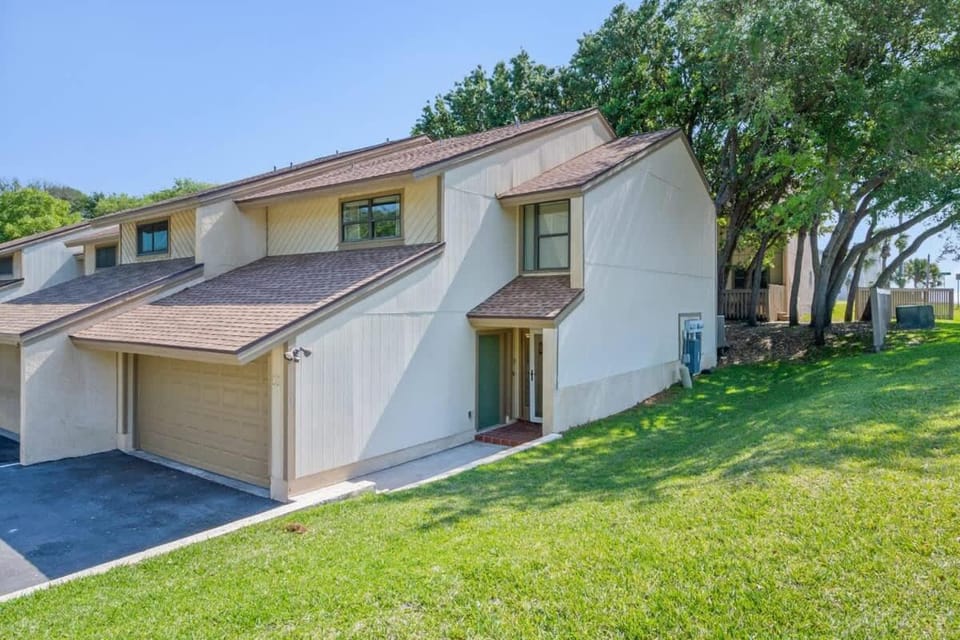 Amelia Island Newly Renovated Beachside Townhome House in Fernandina Beach
