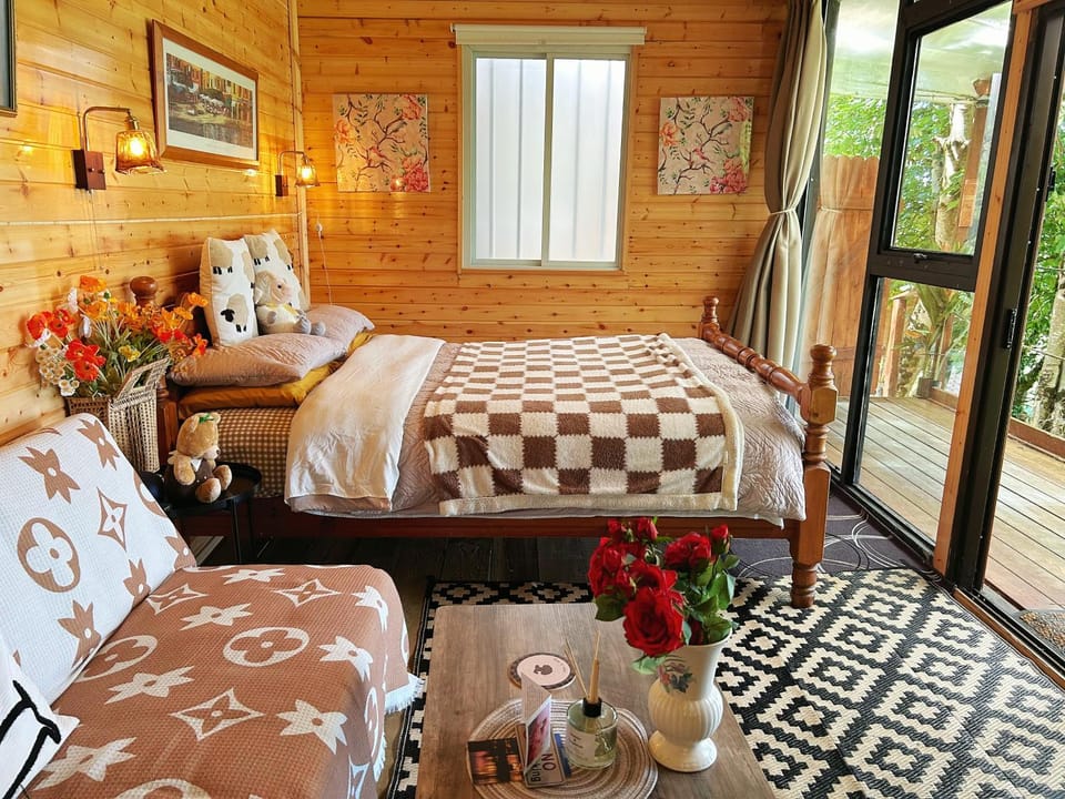 Farm stay cabin in the woods Cabin in Dublin