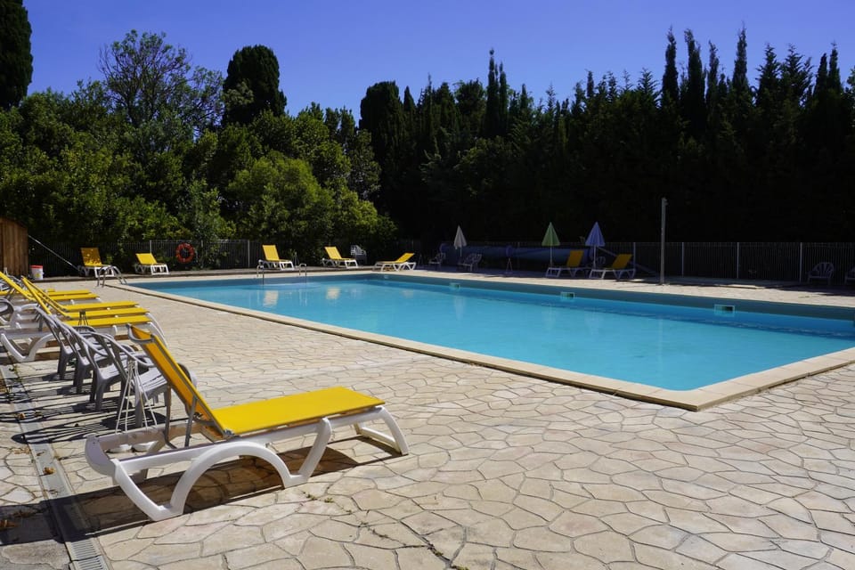 Swimming pool, sunbed