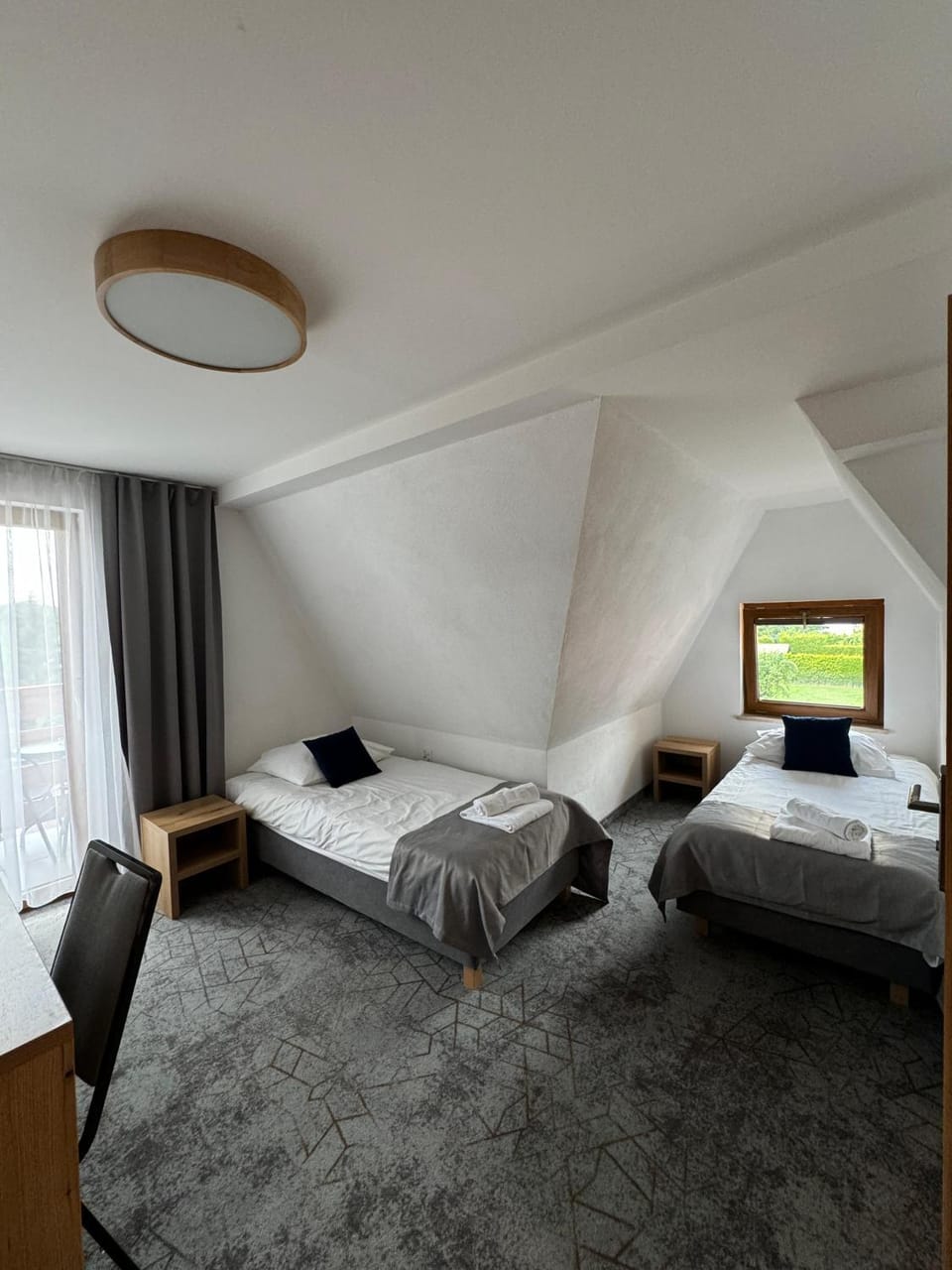 Photo of the whole room, Bedroom, towels