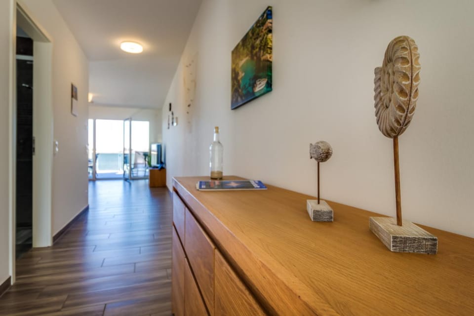 LAGOVIDA Kapitänskajüte c am Störmthaler See Apartment in Thuringia, Germany