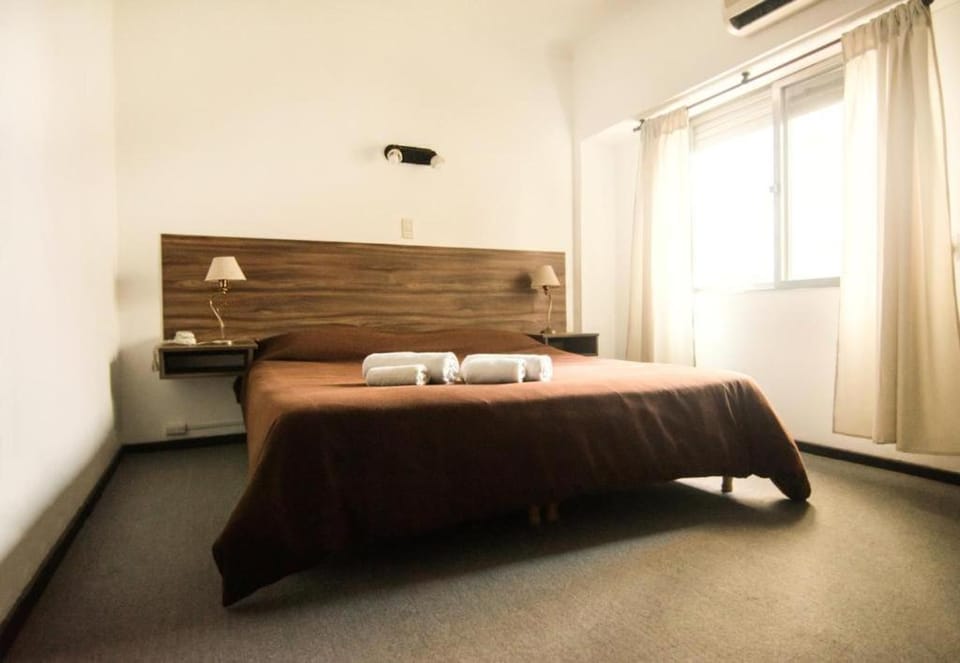 Bed, Bedroom, towels, air conditioner