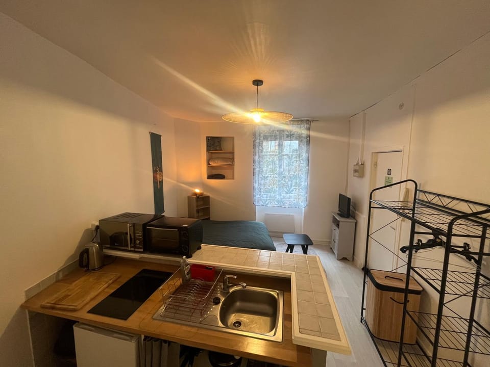 Studio meublé centre-ville Saint Junien Apartment in Nouvelle-Aquitaine