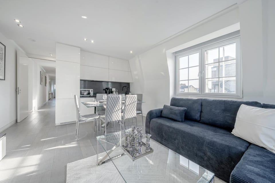 TV and multimedia, Living room, Dining area