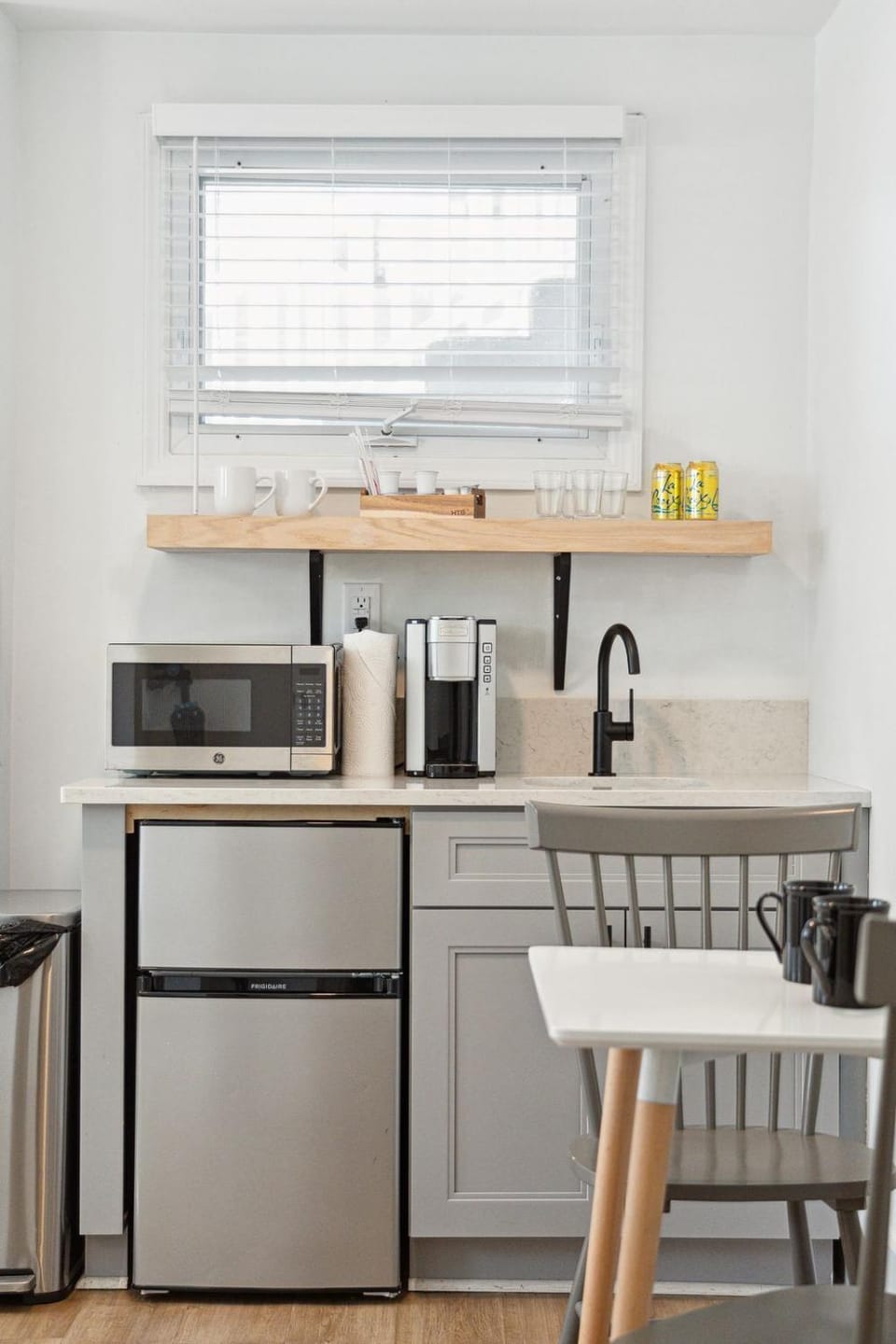 Kitchen or kitchenette, Seating area