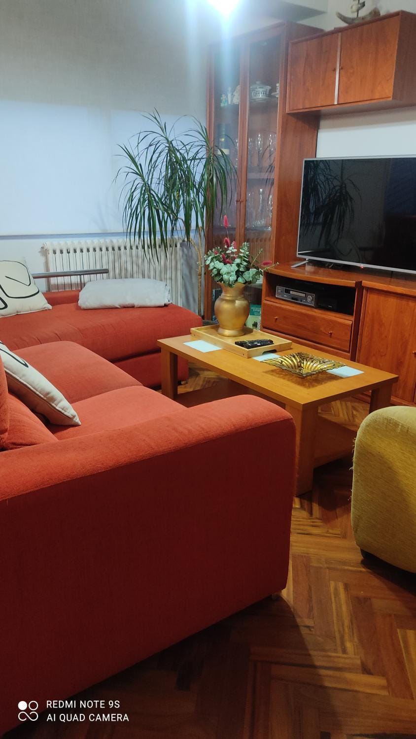 TV and multimedia, Living room, Evening entertainment