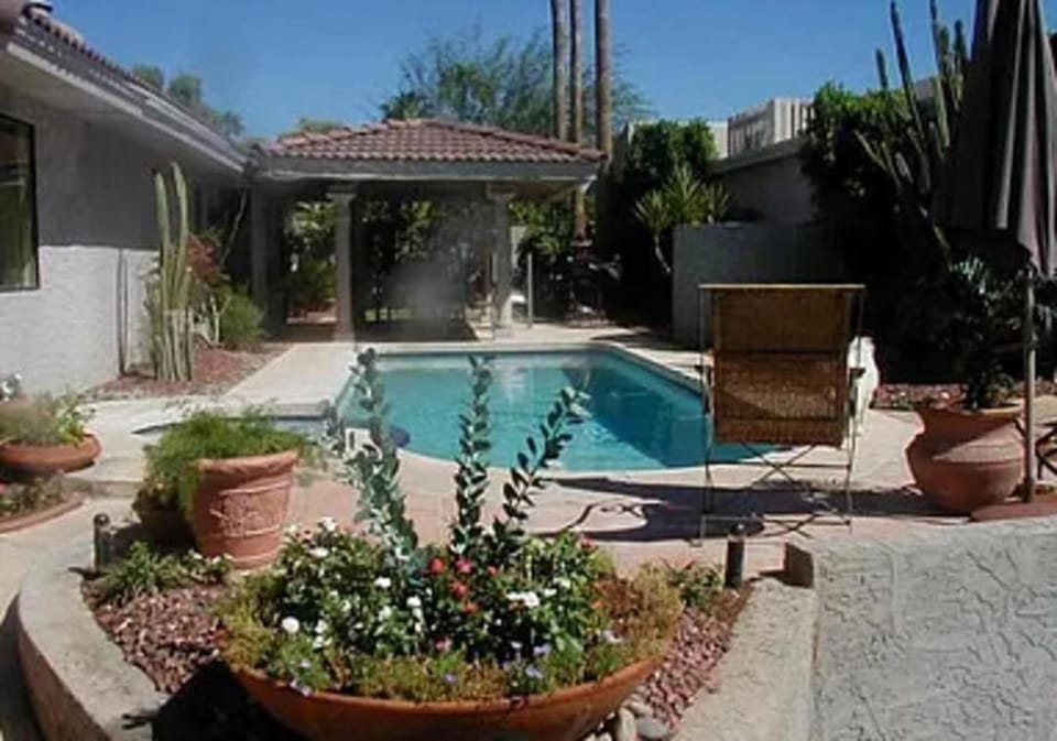 Lakefront Home with Pool and WiFi House in McCormick Ranch
