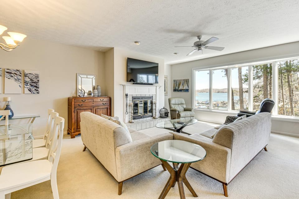 Boat, Golf & Swim: Keowee Key Condo w/ Lake Views House in Lake Keowee