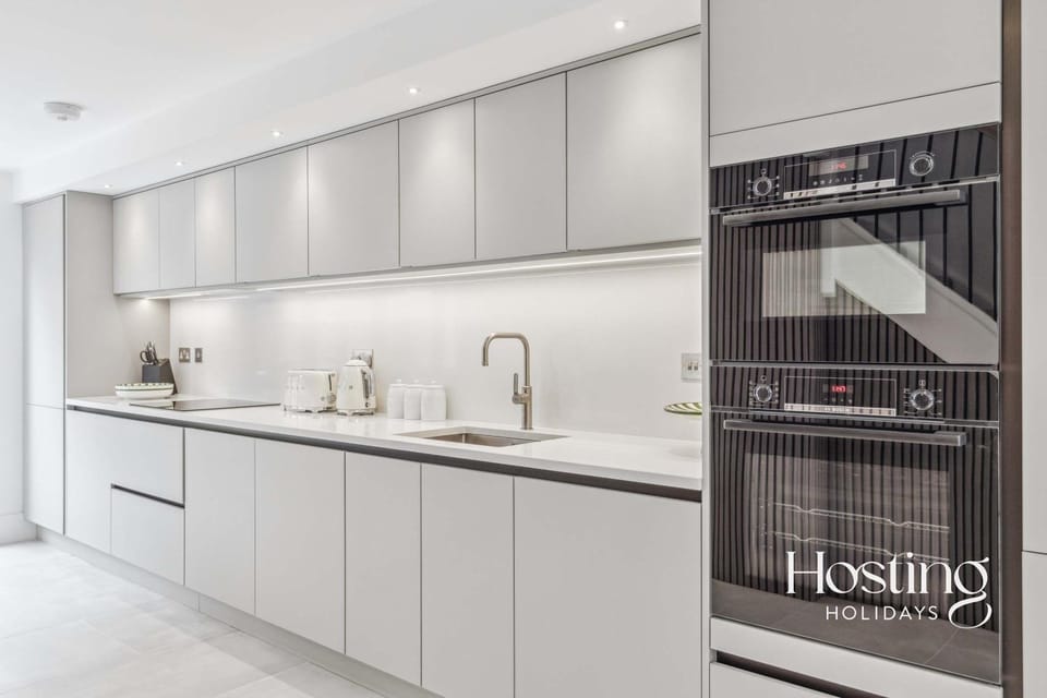 Kitchen or kitchenette, oven, stove