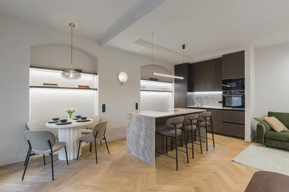 Kitchen or kitchenette, Living room, Seating area, Dining area, dishwasher, oven, stove