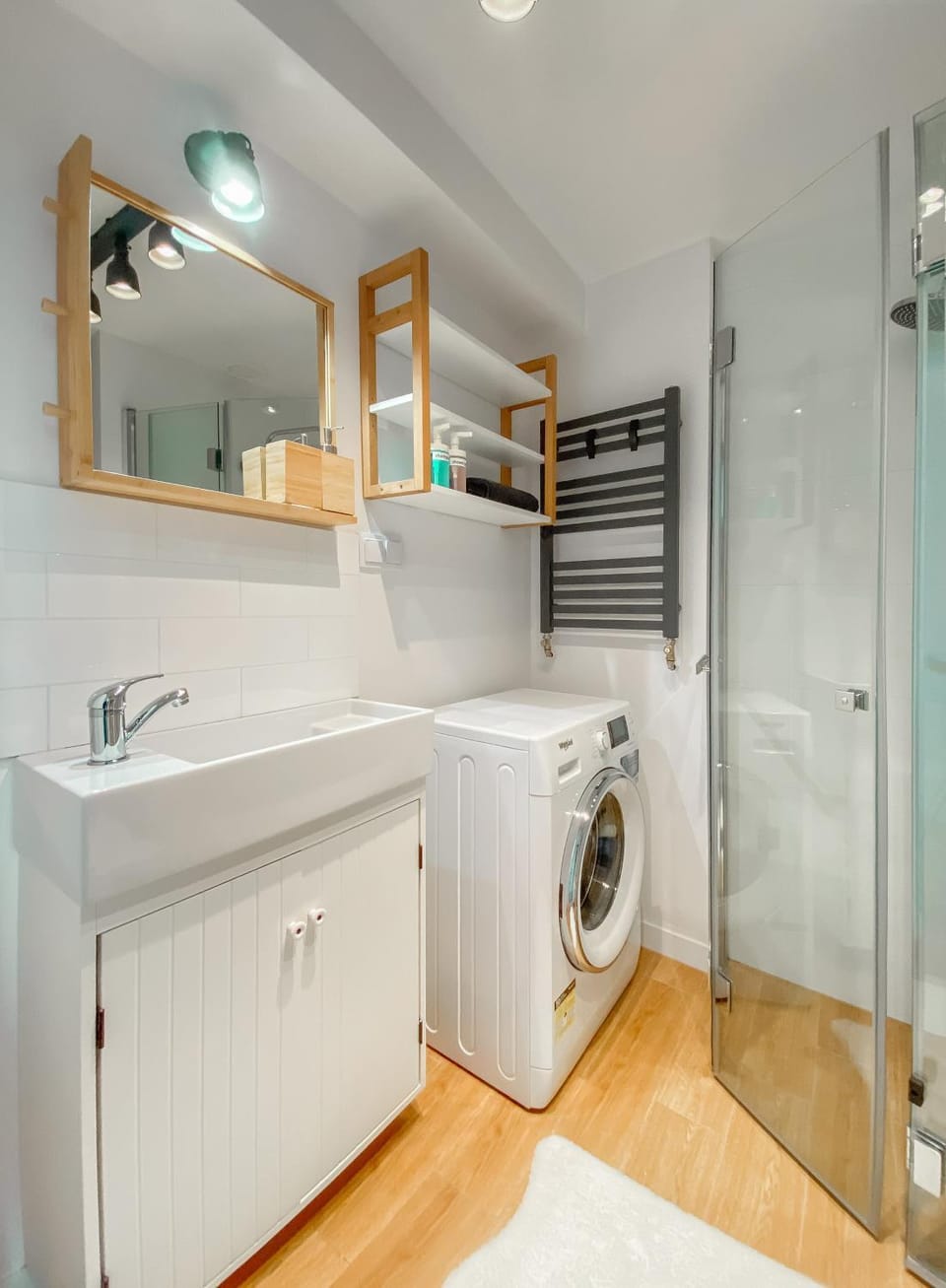 Shower, towels, washing machine, dryer