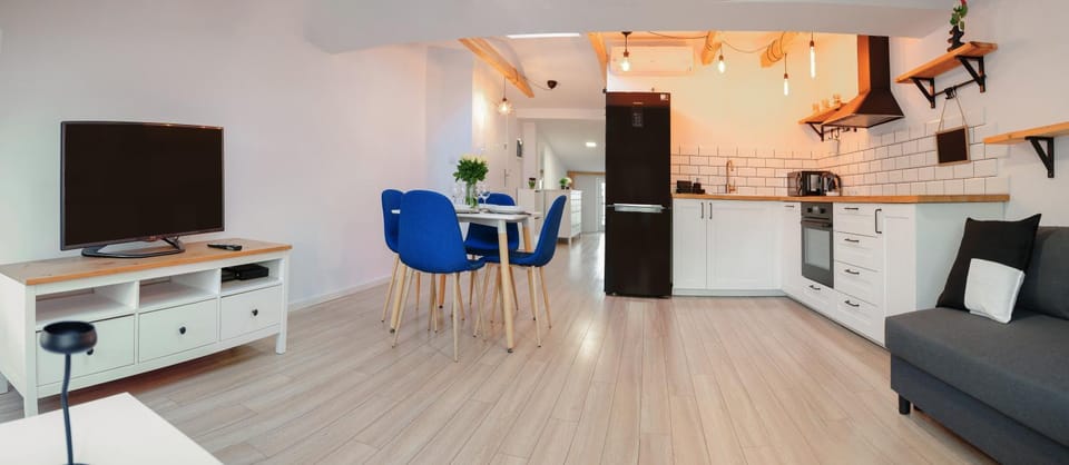 TV and multimedia, Kitchen or kitchenette, Dining area