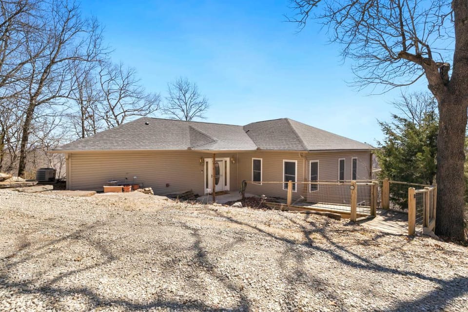Lake Overlook-Gorgeous Beaver Lake Views-Game Room House in Beaver Lake
