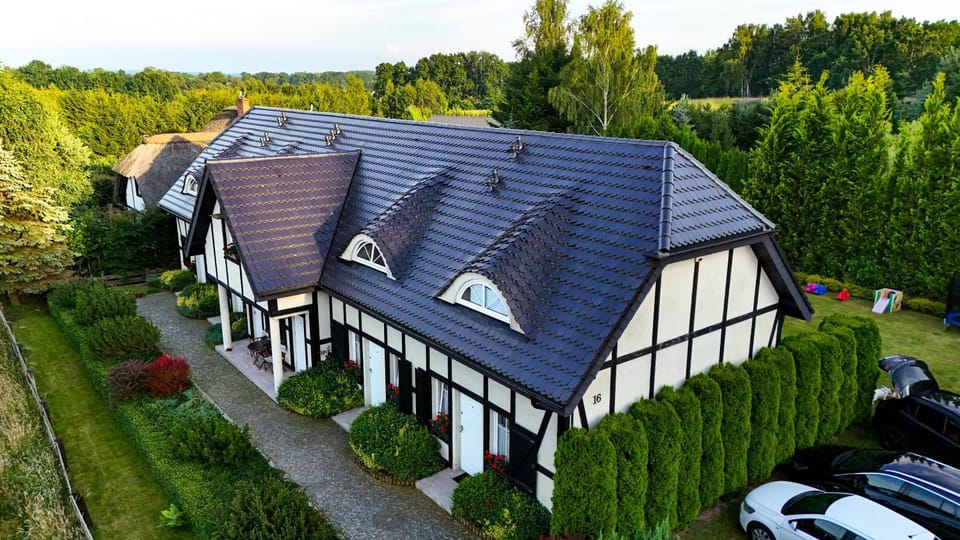 Property building, Natural landscape, Garden, Garden view, Parking