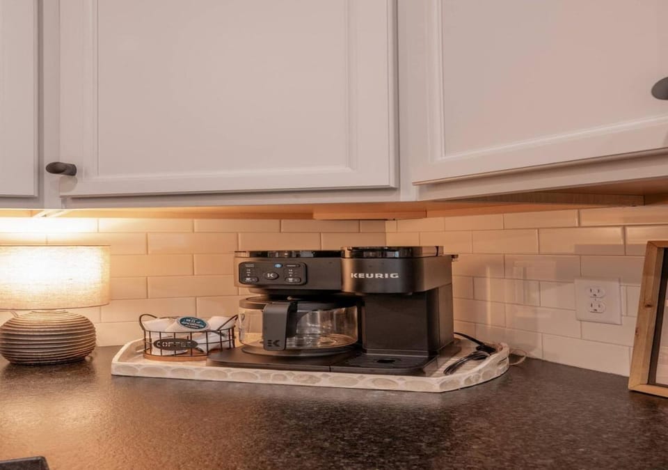 Coffee/tea facilities, kitchen