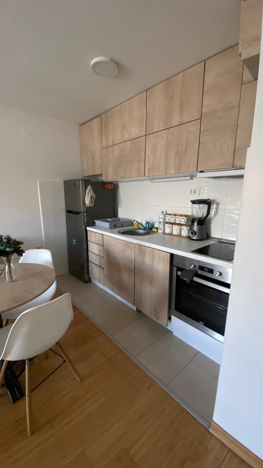 Kitchen or kitchenette, Dining area, dishwasher, oven