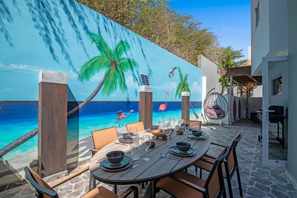 Patio, Day, Natural landscape, View (from property/room), Food and drinks, Dining area, Food