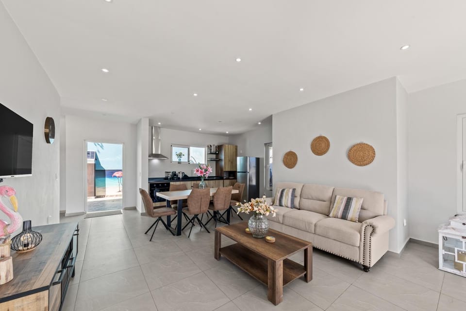 TV and multimedia, Kitchen or kitchenette, Living room, Seating area, Dining area, Evening entertainment