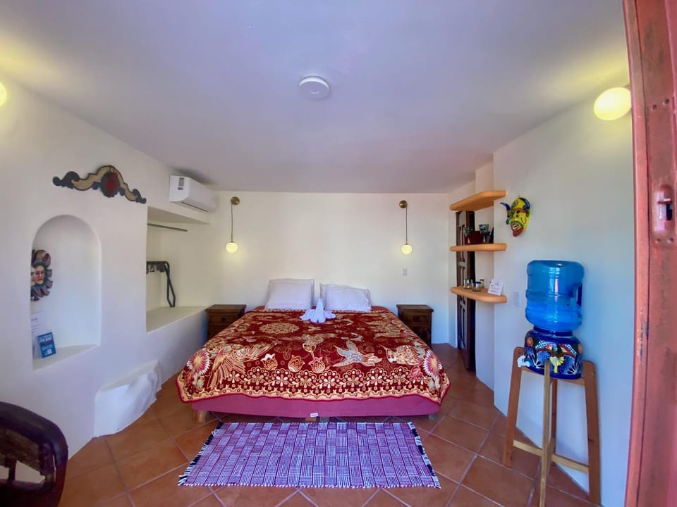 Photo of the whole room, Bedroom