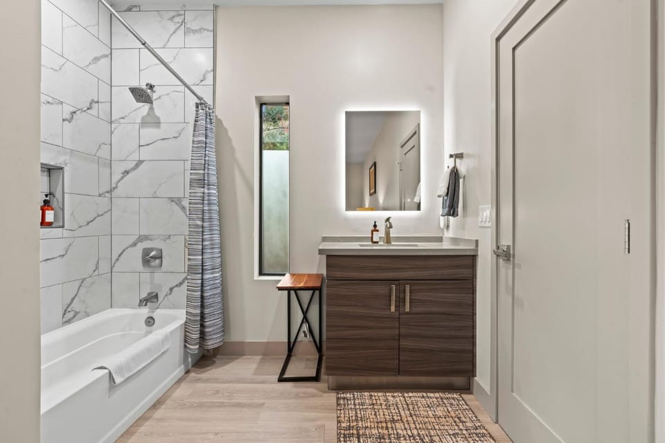 Moondance Private Studio - Cathedral Rock House in Sedona