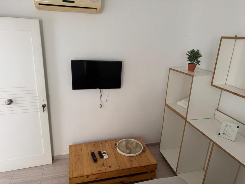 TV and multimedia, air conditioner