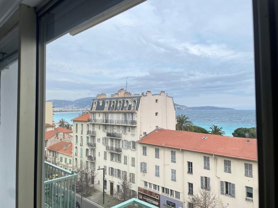 City view, Sea view