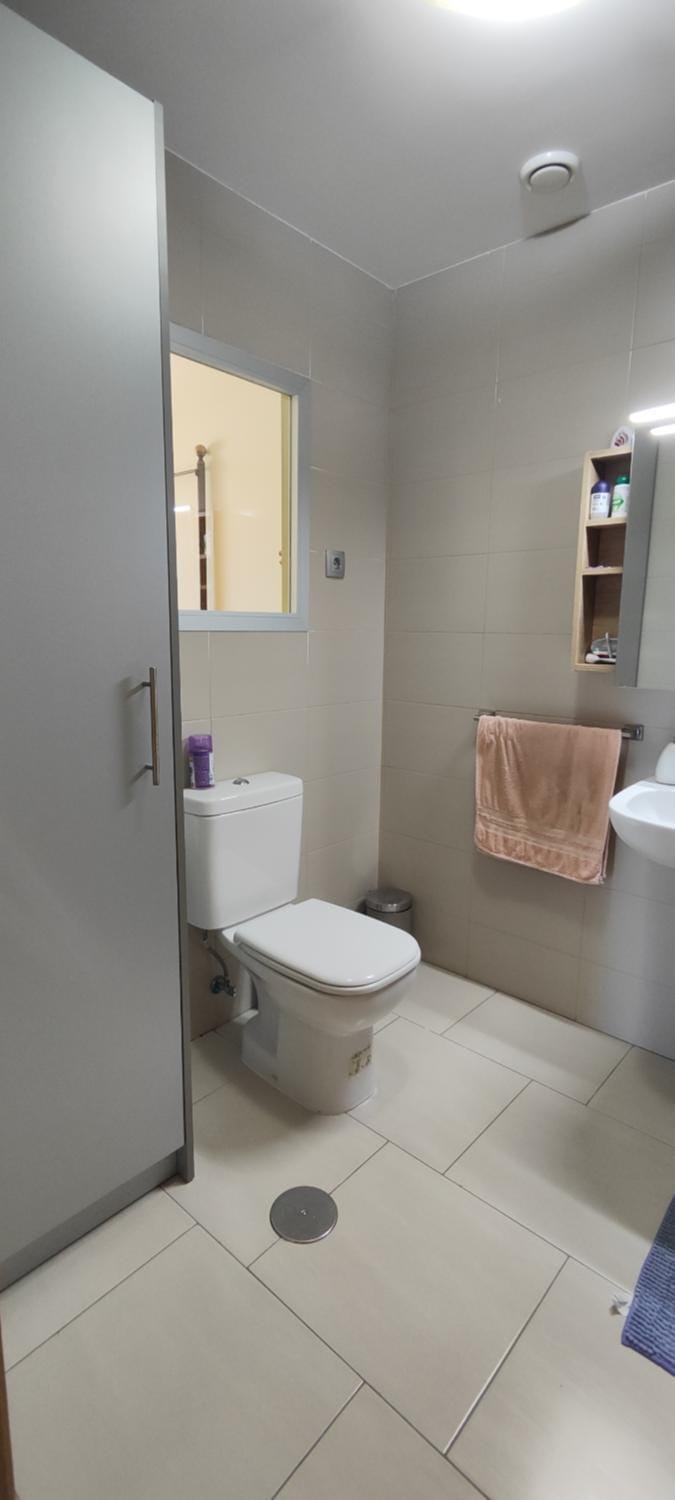 Bathroom, towels