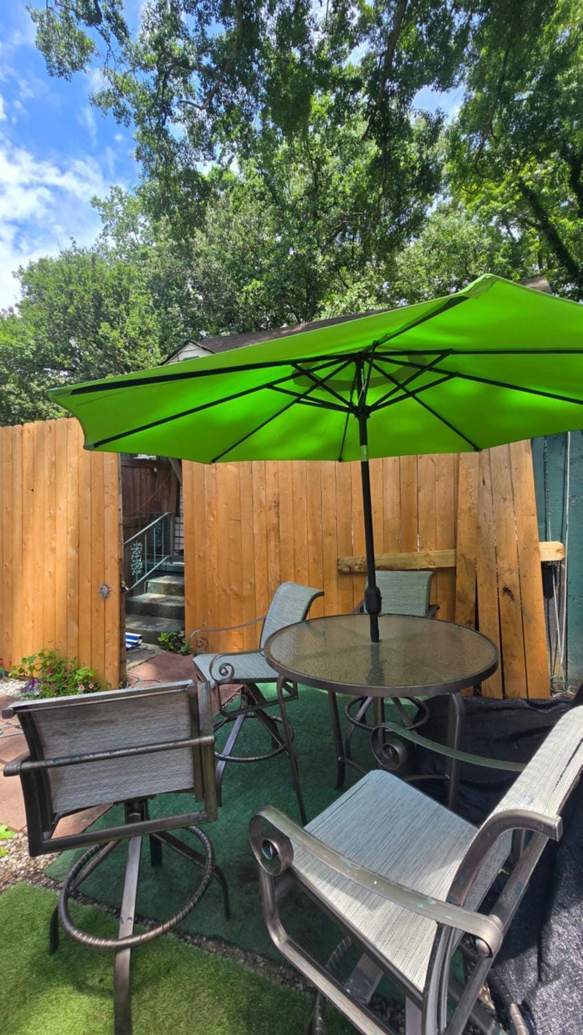Day, Summer, Seating area, Dining area